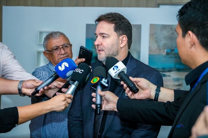 ATENÇÃO ÀS VÍTIMAS DA ENCHENTE - Deputado Alex Redano pede ação emergencial para vítimas das enchentes no Baixo Madeira
