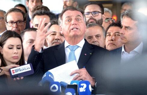 "SÓ IMBECIL OU CANALHA" - Bolsonaro rebate Lula e ironiza ‘gópi’ e plano de assassinato

