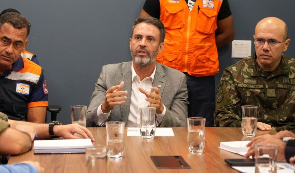 Prefeitura, Forças Armadas e Defesa Civil se unem no socorro aos ribeirinhos