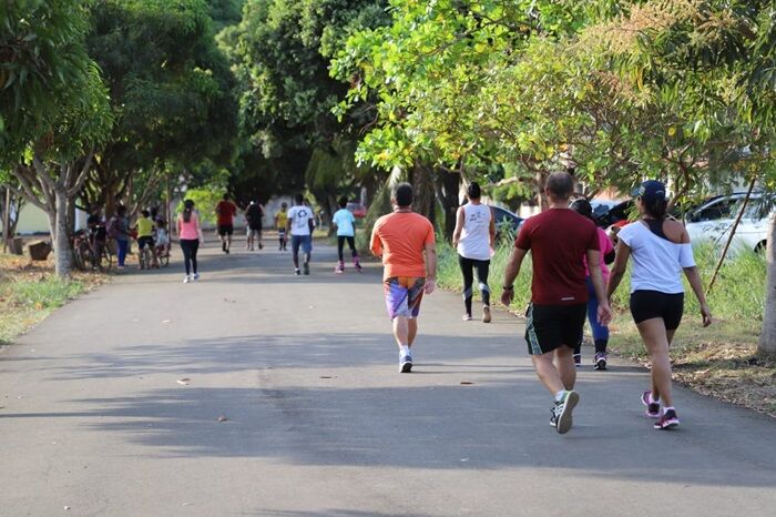 Caminhada em alusão à saúde mental para a construção de um corpo saudável