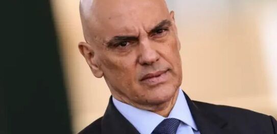 O DIABO TEM OS SEUS - Livros e orixás: Fotógrafo detalha o que viu no gabinete de Moraes
