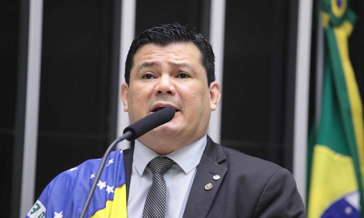 'NEM O DIABO QUER' - "Eu quero mais é que o Lula morra", diz deputado do PL em sessão na Câmara
