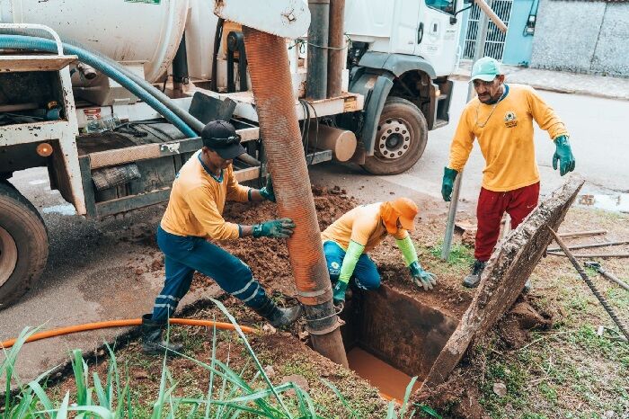 CIDADE LIMPA - Prefeitura intensifica combate a alagamentos utilizando “tatuzão” para desobstruir bocas de lobo

