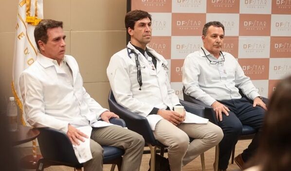 "NÃO ESTÁ 100% RESOLVIDO" - Palavra de médico: "novas aderências vão se forma", informa a equipe que operou Bolsonaro por 12 horas