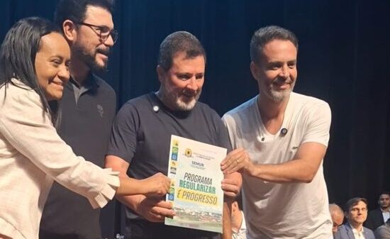 Governo de RO e Prefeitura da Capital entregam 1.004 títulos de propriedade a famílias pobres