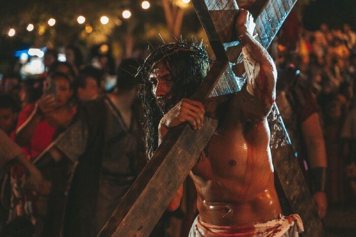 PÁSCOA NO PARQUE - Espetáculo Jesus de Nazaré emociona o público no Parque da Cidade
