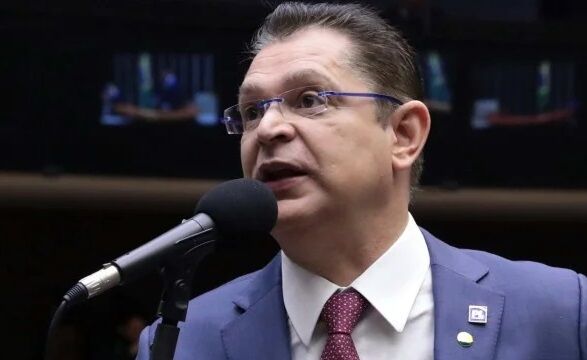 LULA E STF DESESPERADOS - Oposição protocola pedido de urgência para PL da Anistia