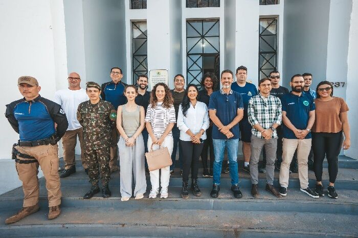 Comitiva parte em missão de reconhecimento de comunidades afetadas pela cheia