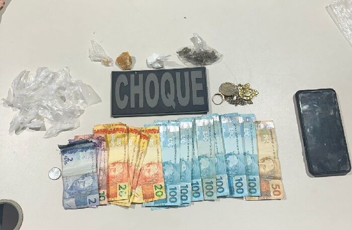 Operação Maximus – Homem com drogas troca socos com a PM, acaba preso e drogas apreendidas
