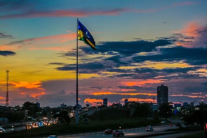 SOL DE VERÃO EM RONDÔNIA - Noutras regiões do país tem previsão de temporais e clima severo