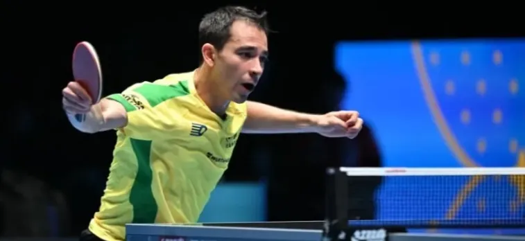 TÍTULO INÉDITO, BRASIL NO TOPO - Hugo Calderano arrasa chinês nº 1 e leva título inédito na Copa do Mundo do tênis de mesa

