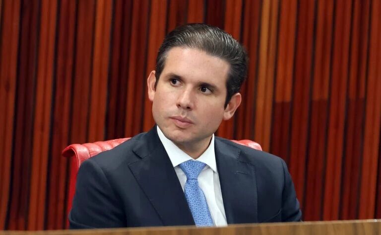 MENTIU, ENGANOU E TRAIU - Hugo Motta decide que não vai pautar urgência da anistia