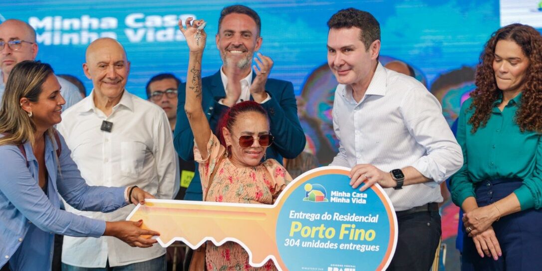 Léo Moraes recebe Ministro das Cidades e entrega 304 moradias do Residencial Porto Fino