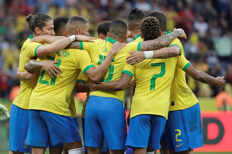 CAMISA VERMELHA 'NÃO É OFICIAL' - CBF reafirma 'compromisso com o seu estatuto' ao negar camisa vermelha na Seleção de Futebol do Brasil
