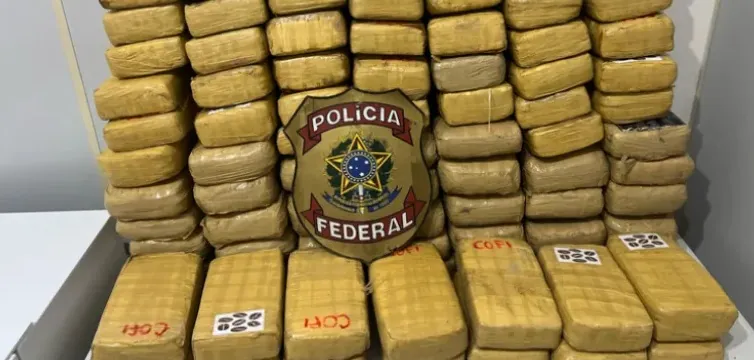 DEU AZAR - AVIÃO PEGA FOGO DURANTE POUSO FORÇADO E DUAS PESSOAS SÃO PRESAS COM 90 KG DE MACONHA