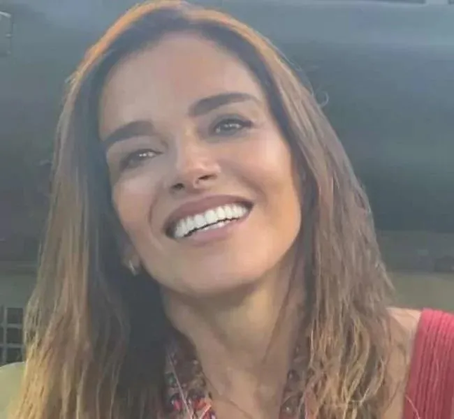 URGENTE! MARCHA-RÉ JOGOU LONGE - Atriz Mara Carvalho é atropelada por manobrista em São Paulo