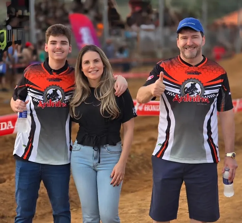 PAIXÃO SOBRE 2 RODAS - Casal Redano prestigia 2ª etapa do Campeonato Estadual de Motocross em Ariquemes 
