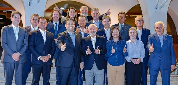 MANDATO VITALÍCIO? - Senado votará proposta para ampliar mandato de senadores de 8 para 10 anos


