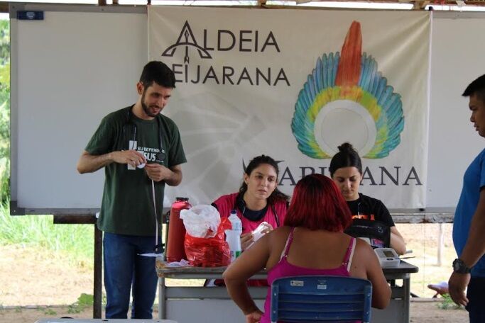 Ação universitária leva saúde e acolhimento a indígenas Karitiana na comunidade Beijarana