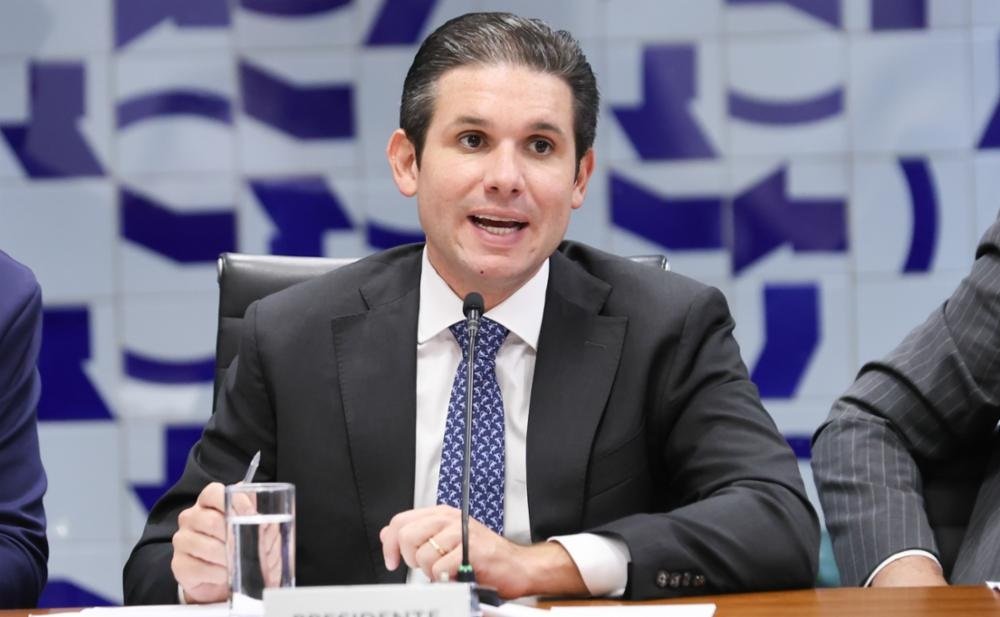 VERGONHA! CAPACHO DO STF - Motta barra novo texto de anistia para atos de 8 de janeiro

