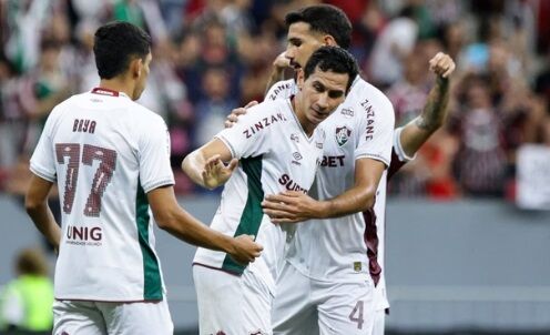 ATROPELOU O APARECIDENSE - Com apoio da torcida, Flu goleia na Arena BRB e se classifica

