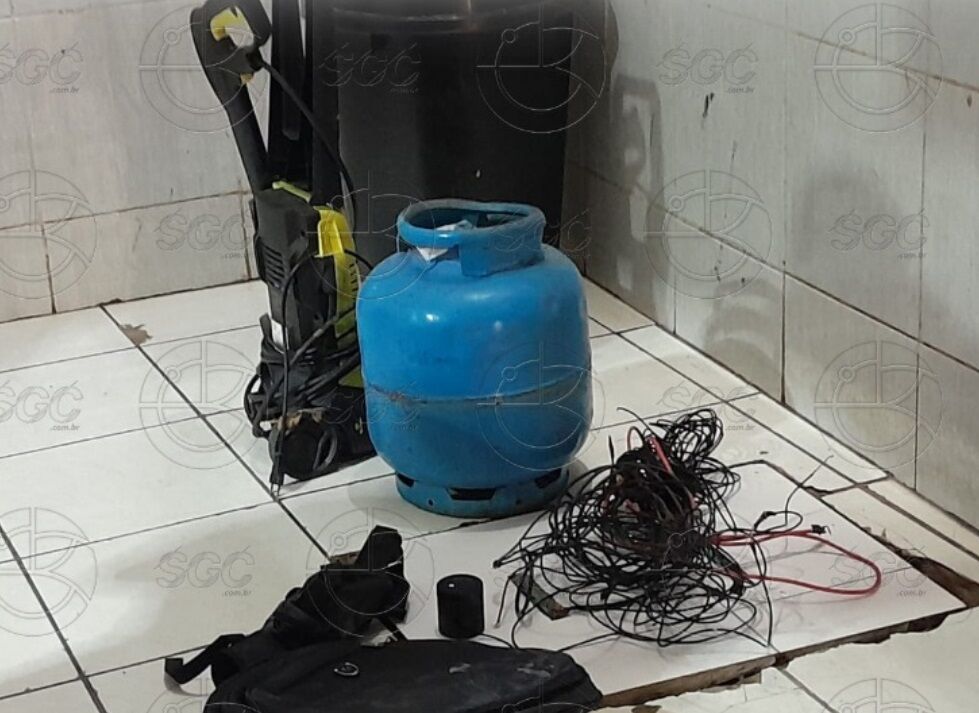 CAPTURADO - Policiais à paisana prendem homem suspeito de furto no centro de Porto Velho.




