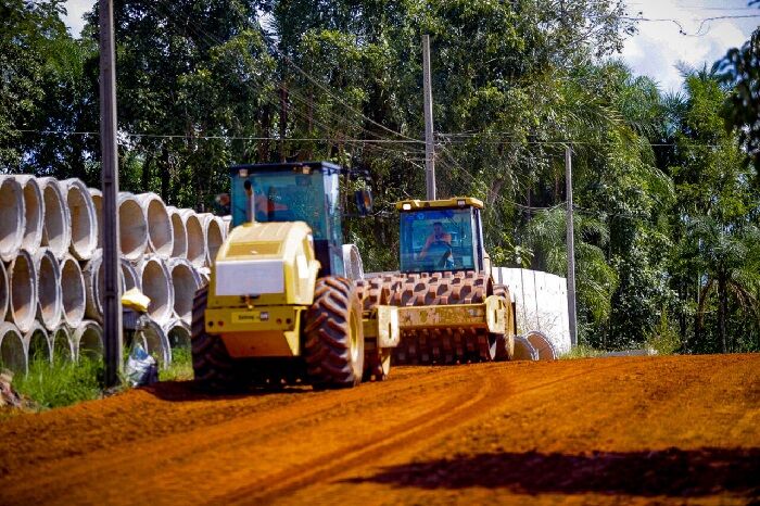 MOBILIDADE E SEGURANÇA - Infraestrutura urbana avança em Santa Luzia d’Oeste com mais de 2 km de ruas preparadas para pavimentação