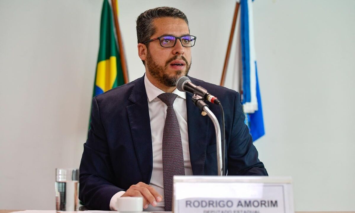 ESCONDERIJO DA ELITE PÚBLICA - Deputado quer o fim do privilégio de áreas vip's pagas com dinheiro público
