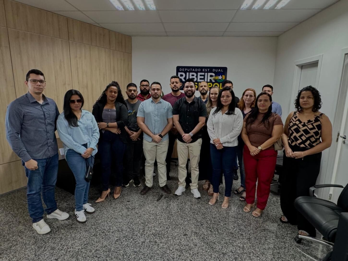RUMO À ACADEMIA DE POLÍCIA - Aprovados no concurso da Polícia Civil de Rondônia se reúnem no gabinete do Deputado Ribeiro do Sinpol

