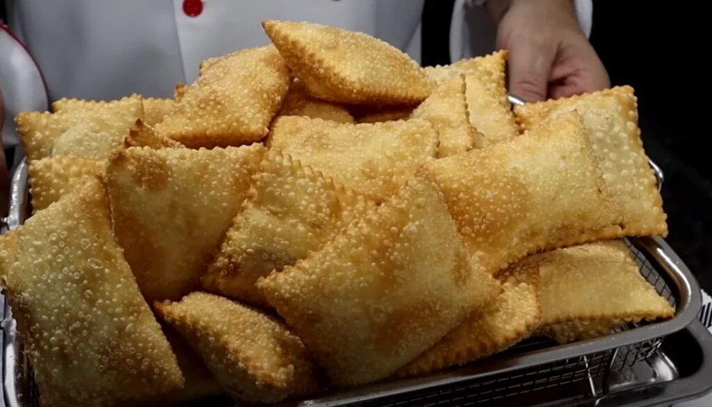FEZ A LIMPEZA - Mulher mata 40 integrantes de facção com pastéis envenenados