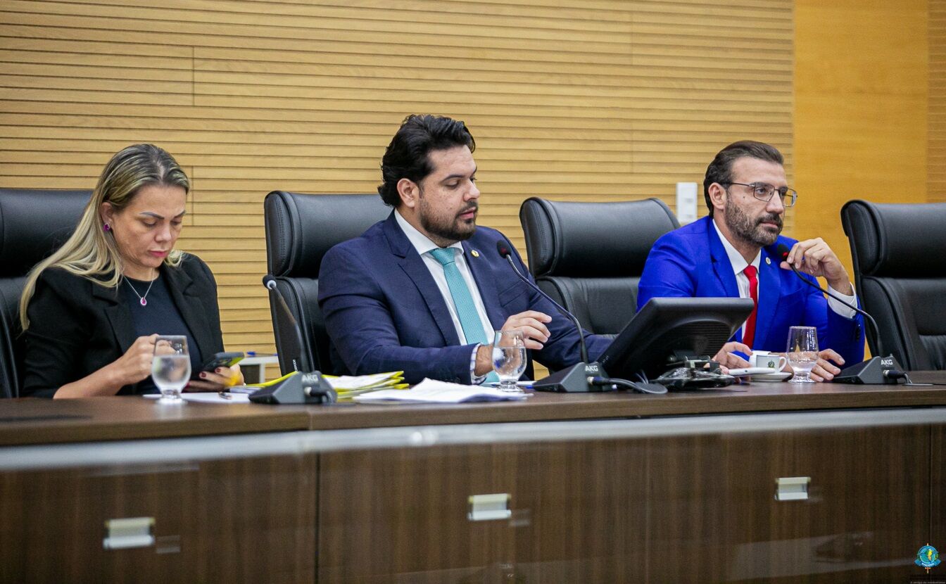 DE BOLSO CHEIO - Assembleia aprova projeto que garante recomposição salarial a servidores da Emater

