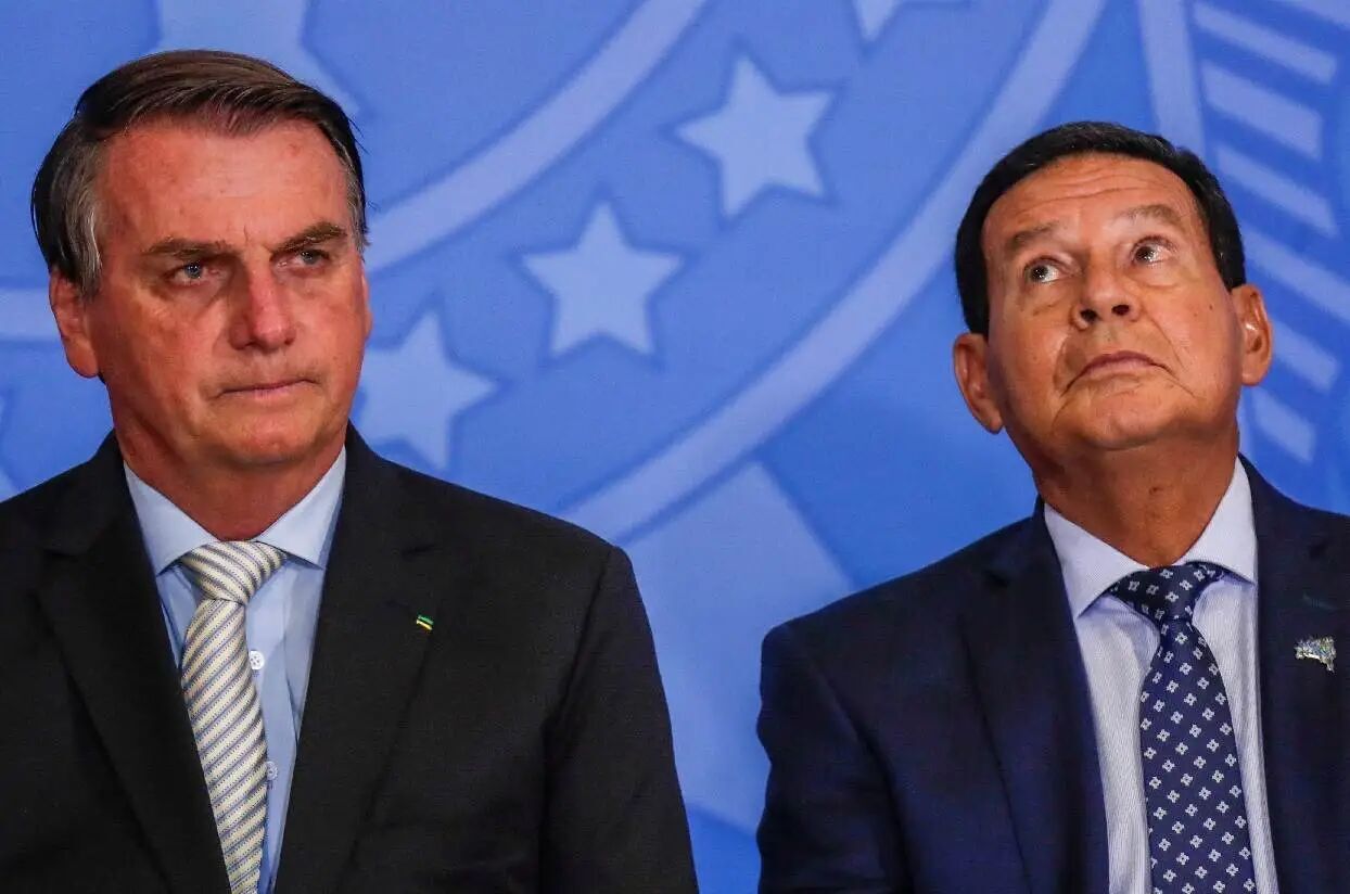 DITADURA DA TOGA NÃO PARA - Polícia Federal pretende ouvir Bolsonaro sobre ligação a Mourão na véspera de depoimento ao STF