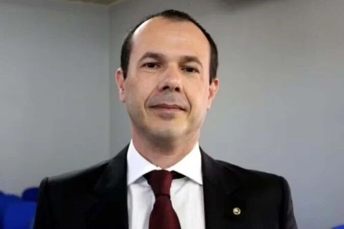 NA CLEPTOCRACIA ATÉ JUIZ ROUBA - Juiz é afastado e tem R$ 30 milhões bloqueados na oitava fase da Operação Sisamnes
