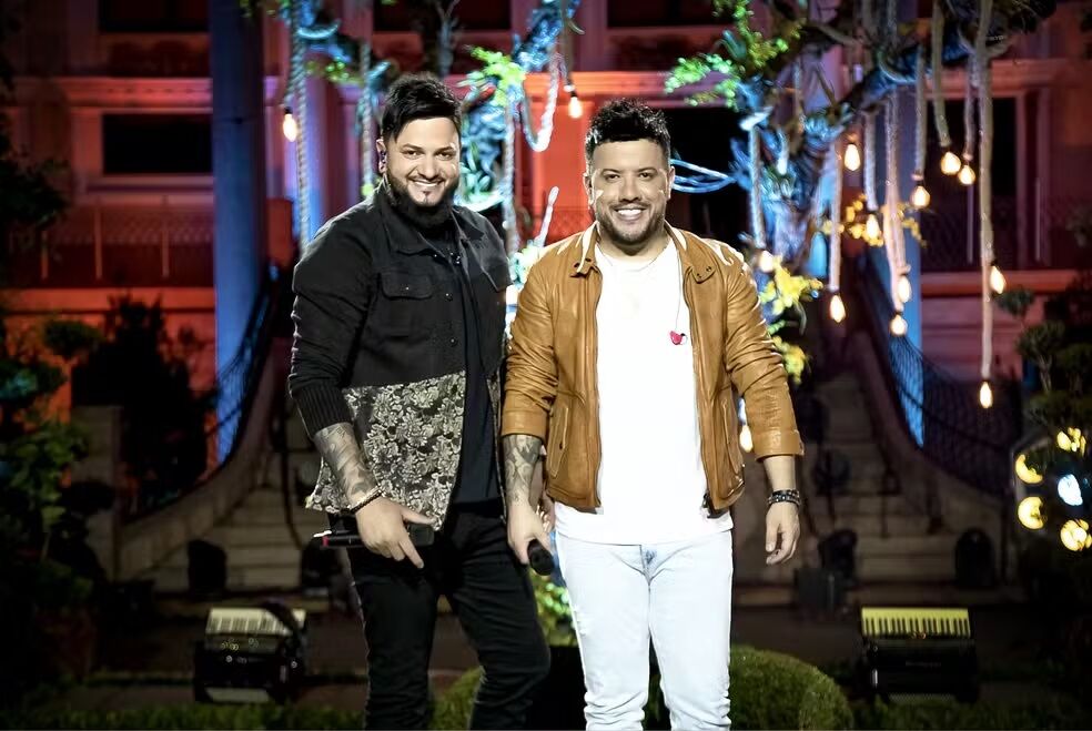 'ENTREGADOR DE FLOR' - Como música sertaneja lançada há seis anos foi parar no Top 5 do Spotify?
