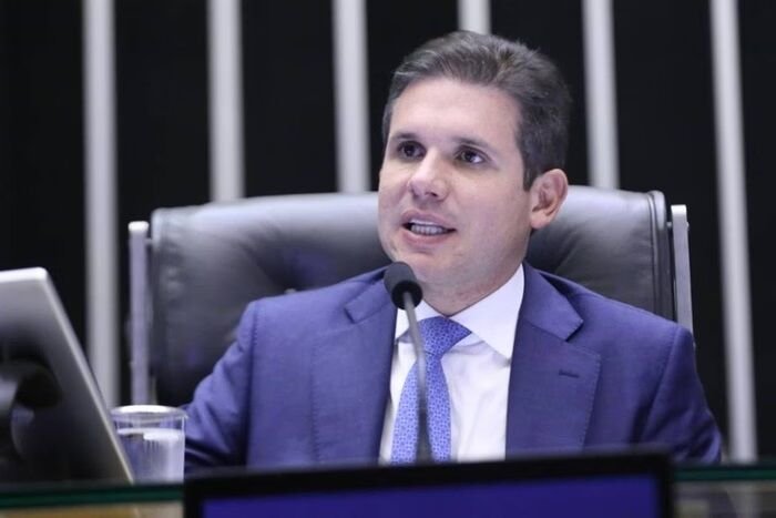 VIROU SABUJO SEM CRÉDITO - Motta vai fazer “limpa” e pode anunciar CPIs após superar crise do IOF

