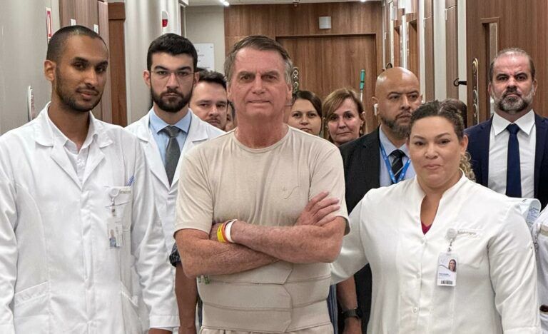 CADA DIA, MELHOR - Jair Bolsonaro segue estável e com progressão da dieta oral