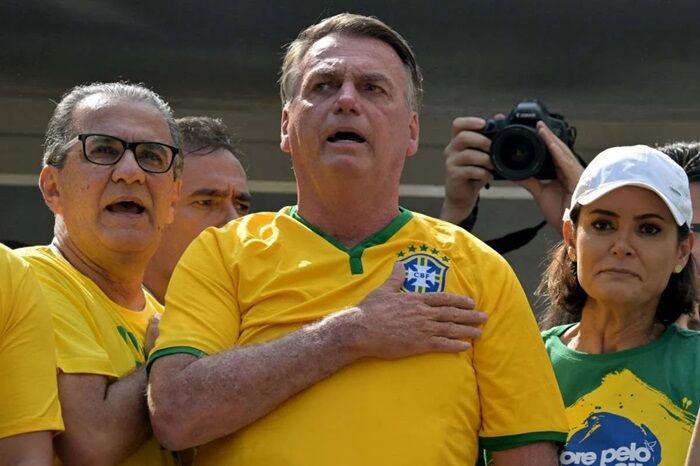 A PRAÇA É DO POVO - Bolsonaro convida parlamentares para 'Caminhada Por Anistia' a condenados do 8 de janeiro
