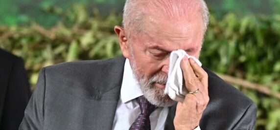 NÃO IMPORTA, TEM O STF - PDT anuncia saída da base do governo Lula na Câmara

 