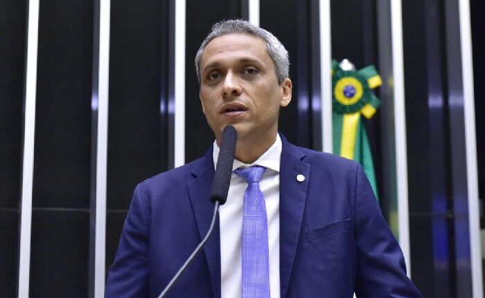 FAMÍLIA DE LADRÕES - INSS: Gayer pede prisão de irmão de Lula à PGR após escândalo
