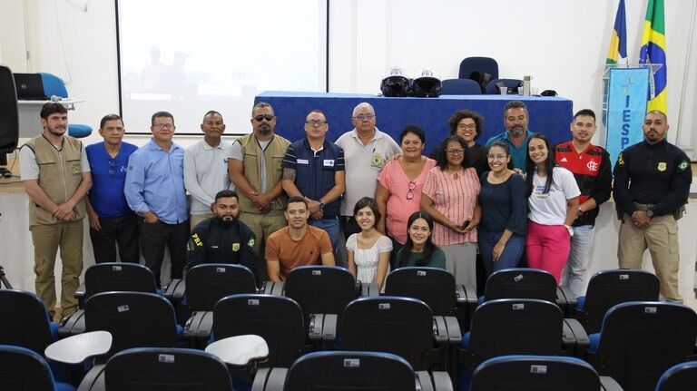 MAIO AMARELO - PRF realiza Ação de Educação para o Trânsito aos servidores da SEMUSA