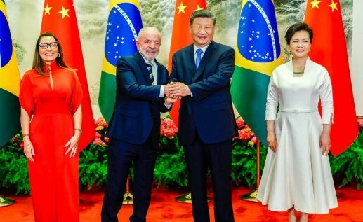 ENVERGONHANDO O BRASIL - Janja gera constrangimento em encontro com Xi Jinping na China