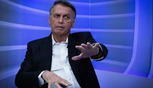 VALE A PENA VER - O que Bolsonaro disse sobre Ramagem, INSS, anistia, Michelle e machismo
  
