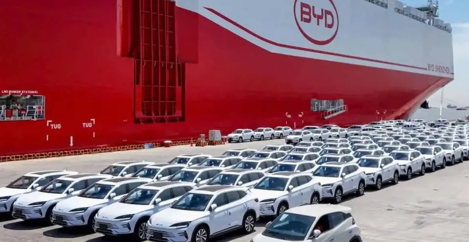 CHINA DESEMBARCA NO BRASIL - Navio da BYD chega a Santa Catarina com mais de 7 mil carros elétricos em operação histórica
