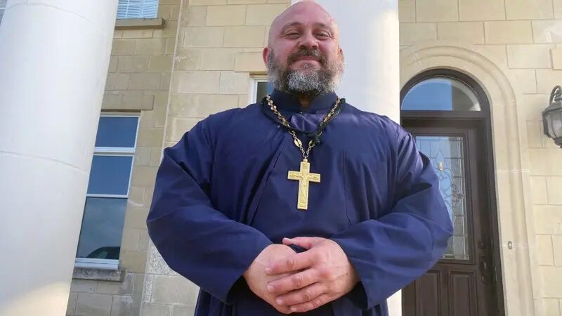 VERDADE OU CHARLATANISMO? - Os americanos atraídos para igreja ortodoxa russa que promete desenvolver 'masculinidade'