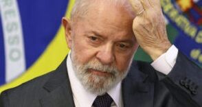 INVÉS DE RIGOR, PEDE PROTEÇÃO - Lula pede “cautela” à Polícia Federal para evitar punições aos ladrões dos aposentados do INSS; VERGONHA!
