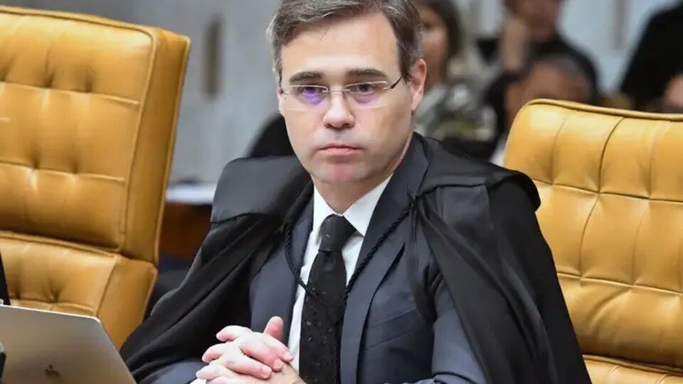 LIBERDADE DE EXPRESSÃO - André Mendonça diz que desconfiar da Justiça Eleitoral é um “direito” 
