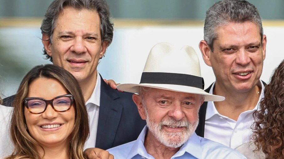 PIOR MOMENTO DE LULA - As trapalhadas do governo como INSS, Janja e Haddad estão no centro da crise
