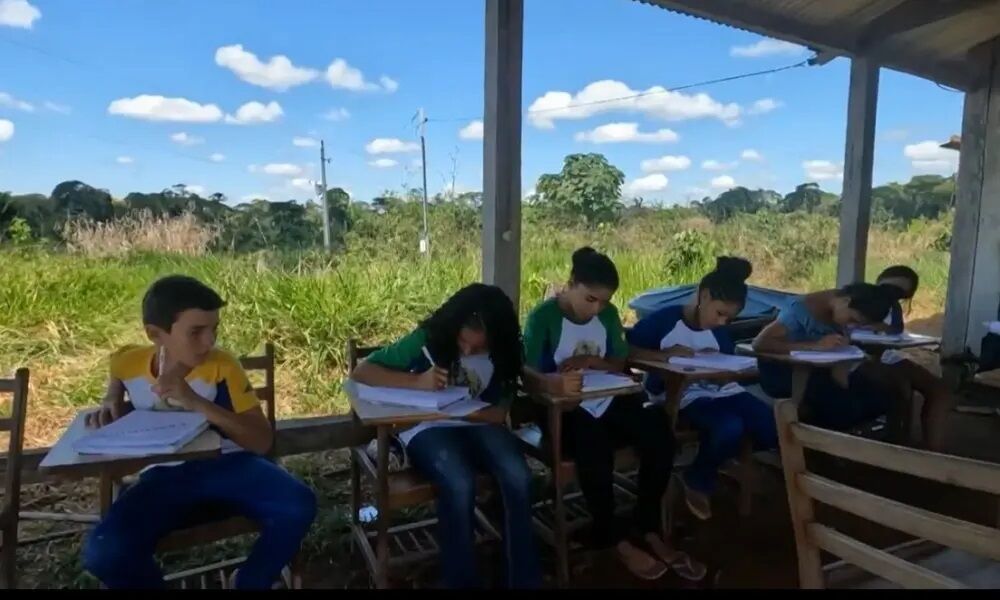 CONDIÇÕES INDIGNAS - Somente após denúncias da mídia nacional o MP e o governo acreanos se mexem; educação não é prioridade
