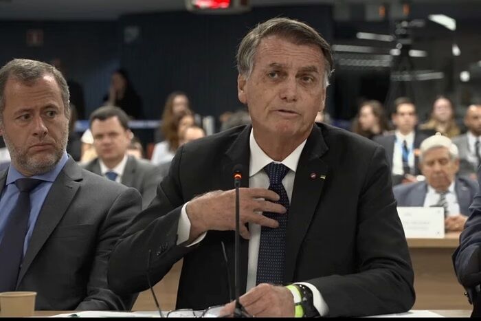 MITO PROVOCA: "DECLINO" - Vídeo. Bolsonaro brinca e chama Moraes para ser seu vice em 2026