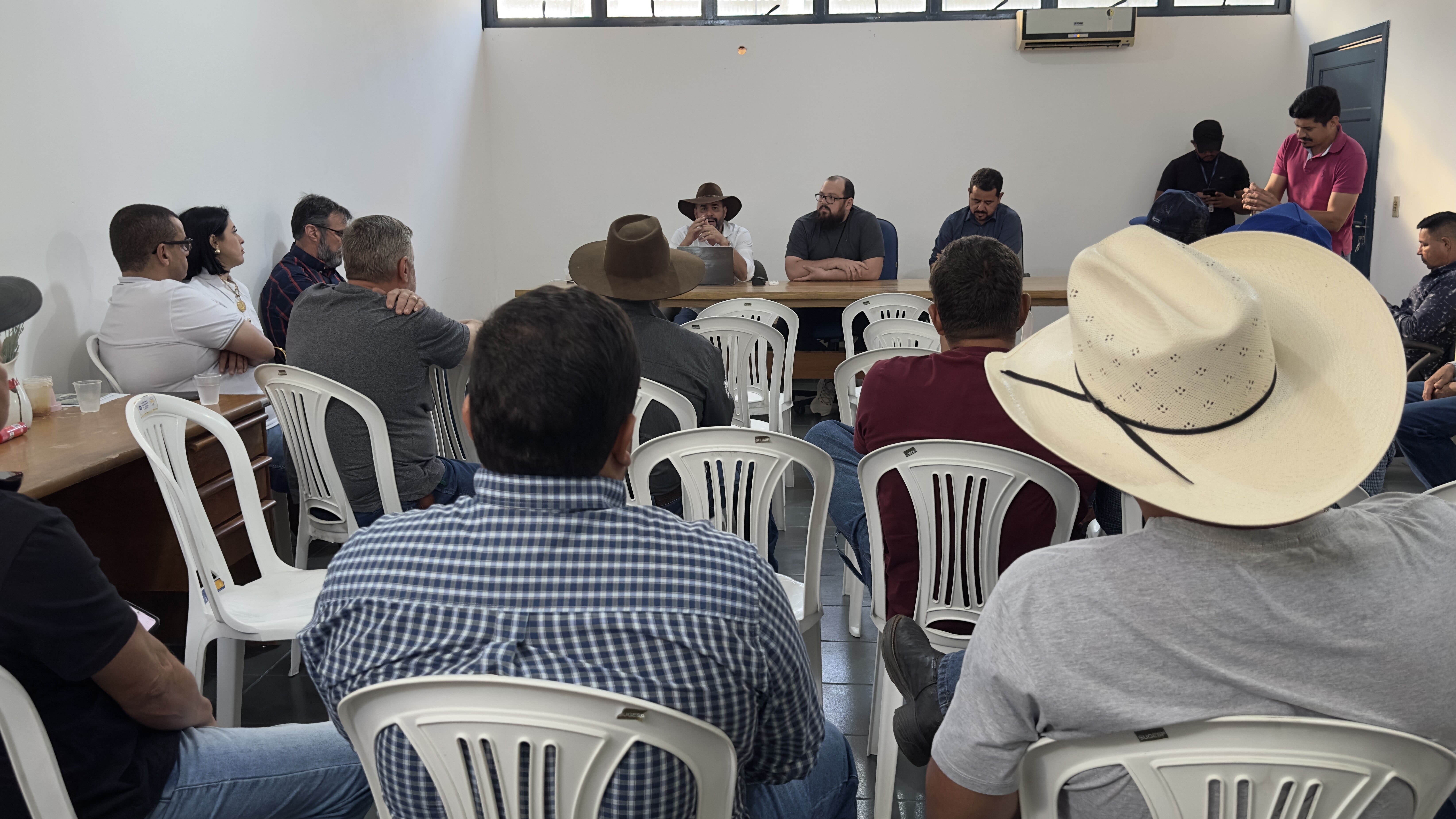 FAZENDO O DEVER DE CASA - Em reunião com presidentes de feiras agropecuárias, secretário de Agricultura Luiz Paulo destaca fomento do governador Marcos Rocha
